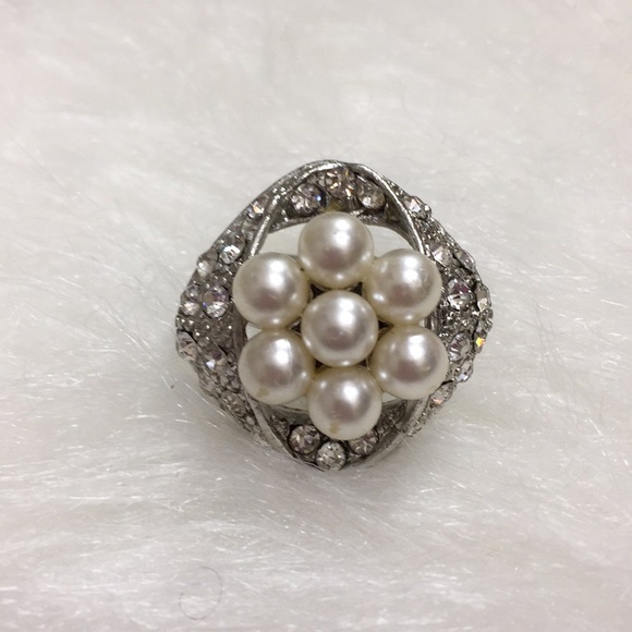 🌹Palm Beach Faux White Pearl Rhinestone Ring - Picture 2 of 4